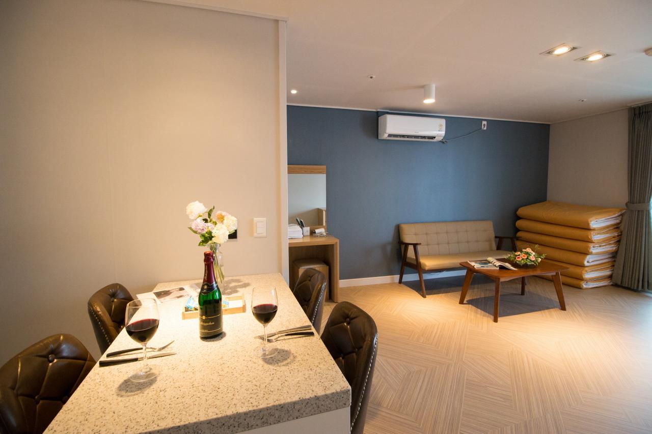 Lium Spa Hostel Yeosu Exterior photo