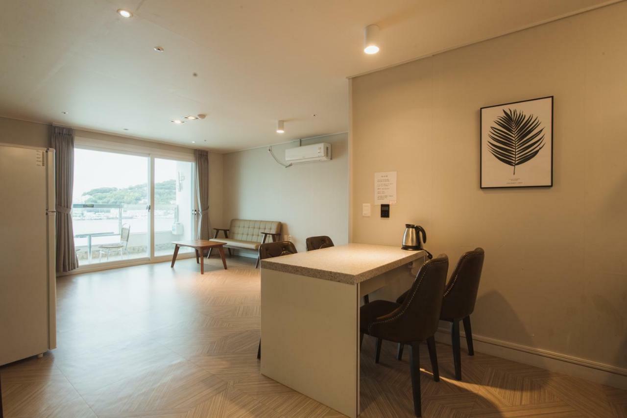 Lium Spa Hostel Yeosu Exterior photo